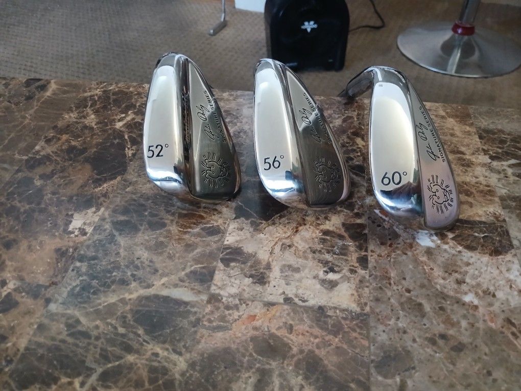 John Daly Golf Wedges 52 - 56 - 60* Right Handed 