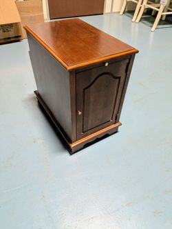  LANE FURNITURE CHAIR SIDE TABLE 