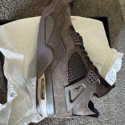 Jordan 4 A Ma Maniere Dark Mocha Size 9.5 DS
