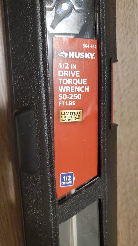 NEW - Husky Torque Wrench 50-250 ft/lb 1/2in.