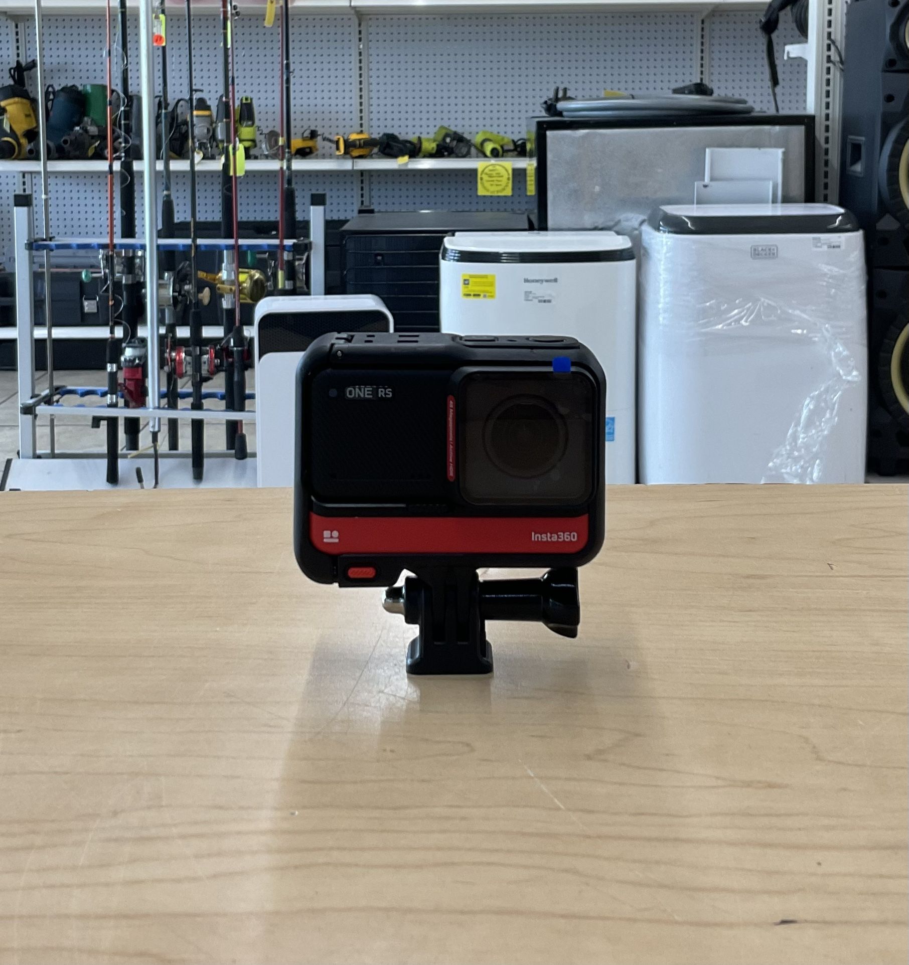 Insta 360 One RS Camera Comes With 2 Batteries, Extra Camera.