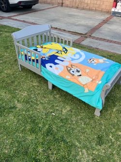 Toddler bed mattress and bedding included