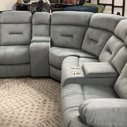 New Fabric Recliner Sectional Couch / Free Delivery 