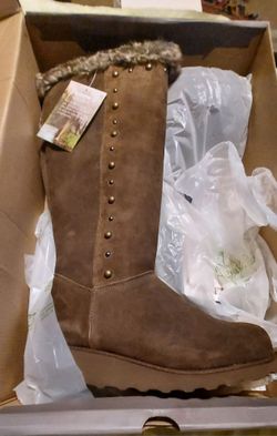 Bearpaw Women's Dorothy Suede Wedge Boots - Earth Brown - Size 8 (New in Box!)