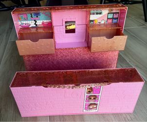 L.O.L Surprise 3-1 Mini Shops Playset & Display Case Holds 36 Dolls