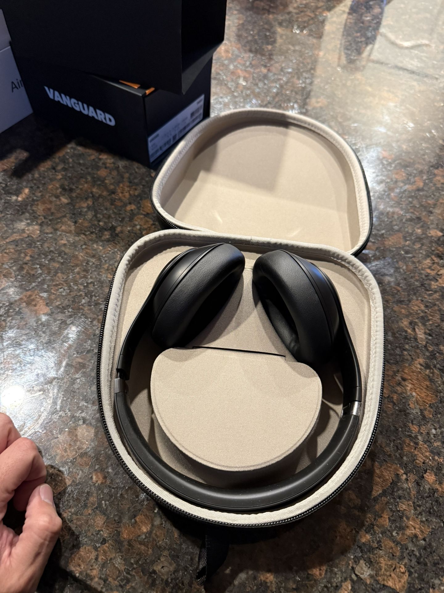 Beats Studio Pro Black