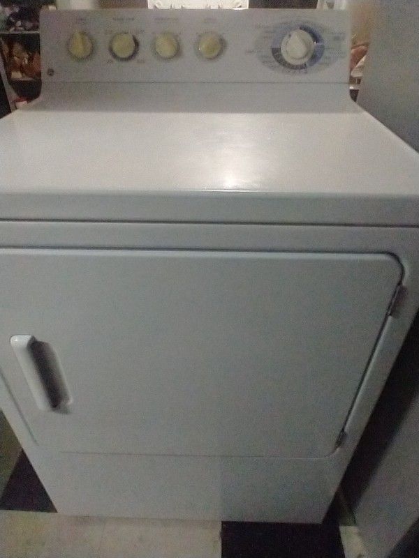 GE Gas Dryer Works Great. Can Deliver, Install And Haul. Hablo Español