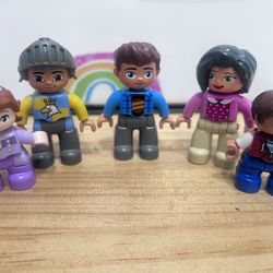 5  LEGO FIGURES FOR PLAYSETS - APPRX  2 3/4 INCHES
