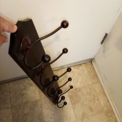 Coat 🧥 Wood Hanger  5 Hooks Super Strong Sturdy NEW NEVER USED  DARK WOOD STAIN 