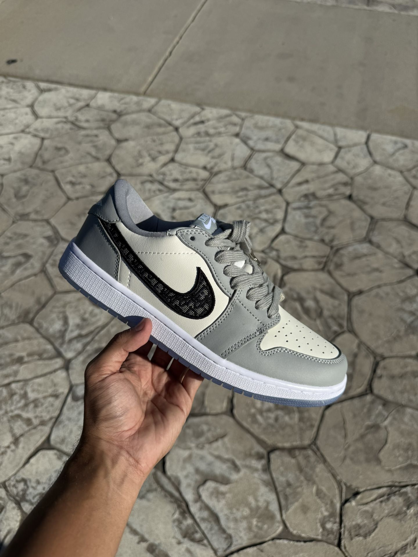 Air Jordan Retro 1 Low " Dior "