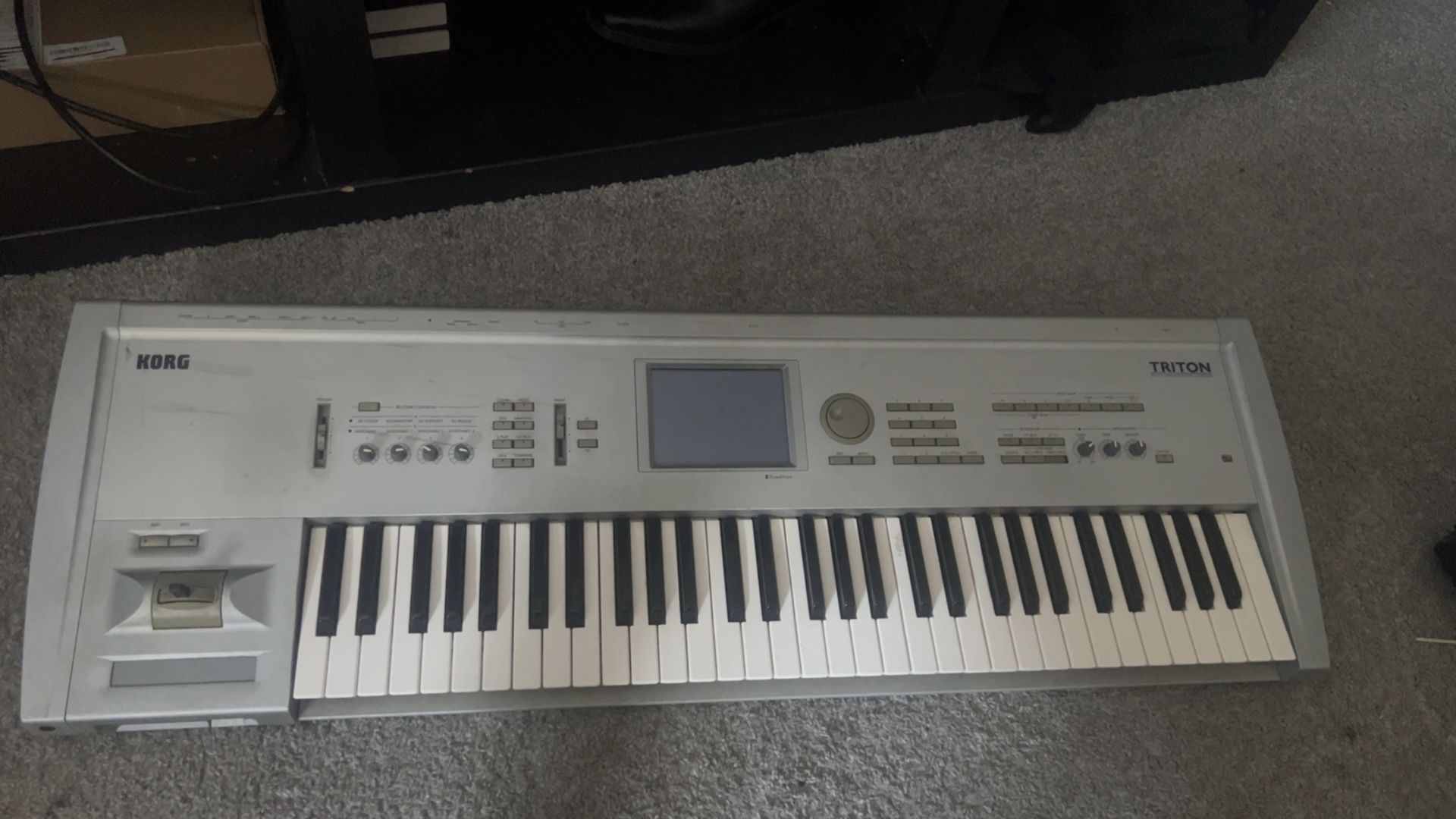 Korg Triton