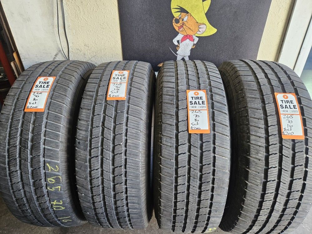 265/70/16 Michelin Tires (4)
