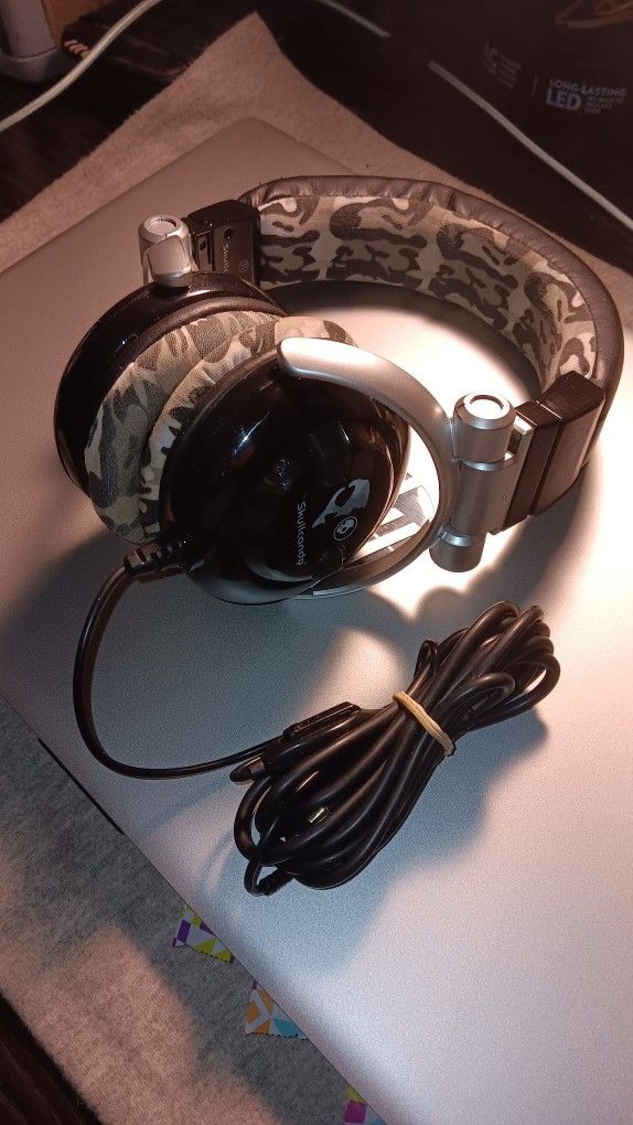 SKULL CANDY G.I STEREO HEADPHONES 