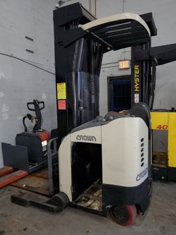 Reach truck forklift Crown