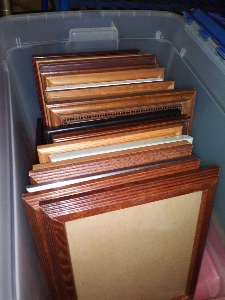 Various 8 x 10 picture frames - (15 Total)