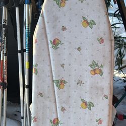 Ironing Boards Holly Area. 10$
