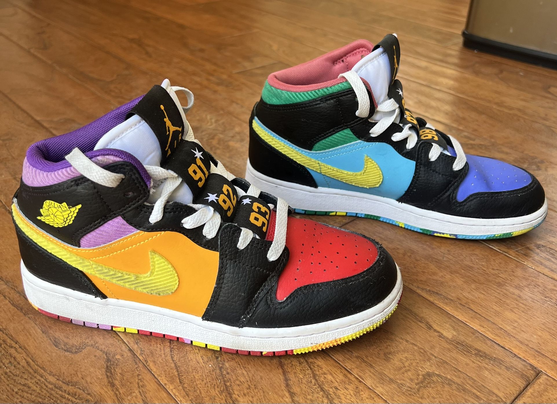 AIR JORDAN Youth—1 Mid GS Six Championships Edition
