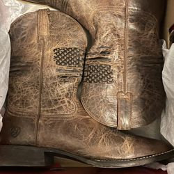 Men’s Ariat Boots Like New 