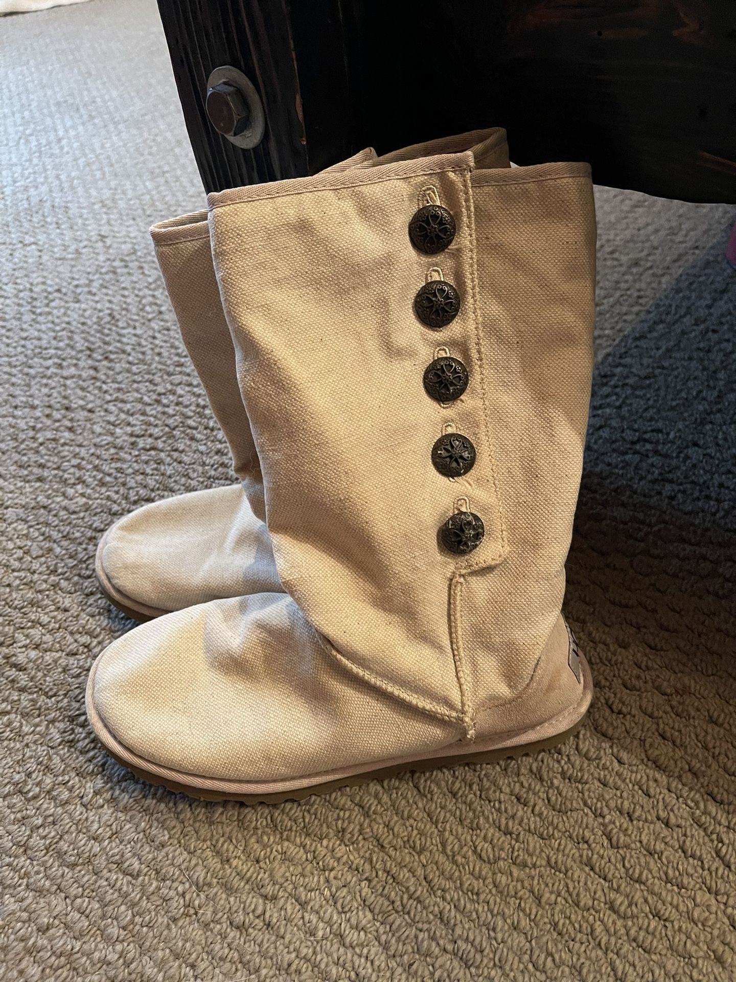 UGGS!! Great Condition Size 7