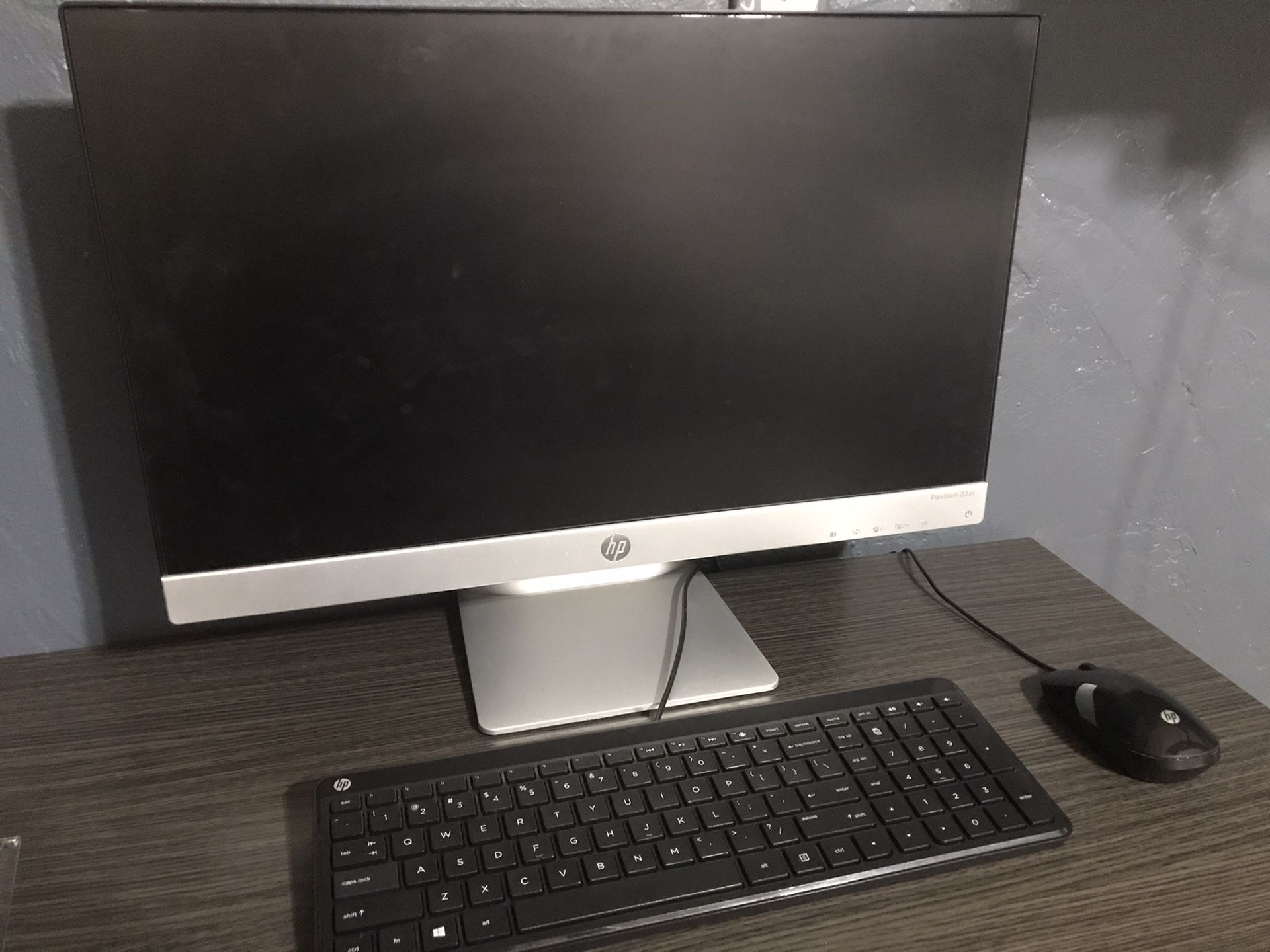 HP Desktop computer / can be sold as separate pieces