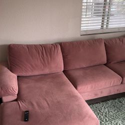 SLEEK & SOFT SOFA