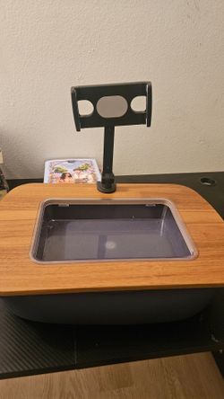 Pillow kindle holder
