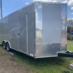 New Xtreme 2025 Silver Frost 8.5×20 V nose Enclosed Trailer