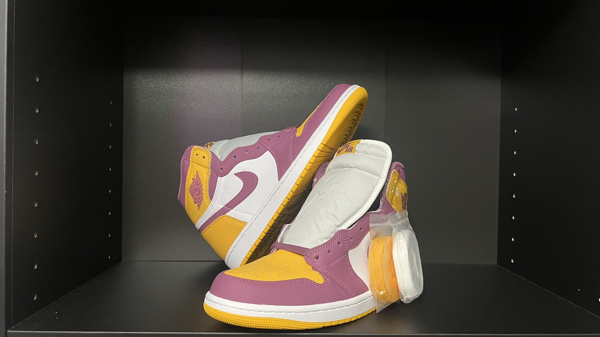 Jordan 1 “Brotherhood” Size 10.5