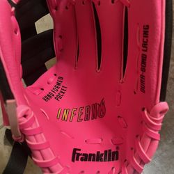 Franklin Left Hand Youth T-Ball Baseball Glove