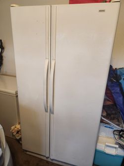 22 Cubic Ft Kenmore Side-by-Side Refrigerator