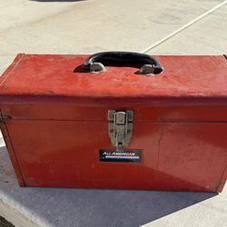 <<VINTAGE TOOL BOX>>
