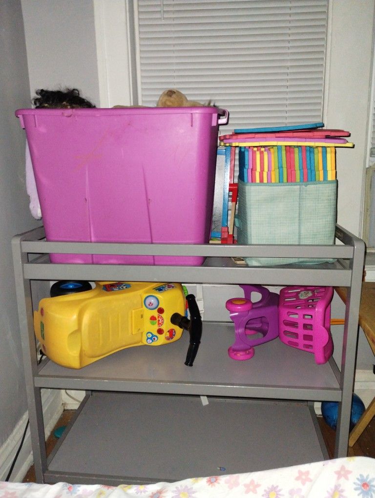 Free Changing Table