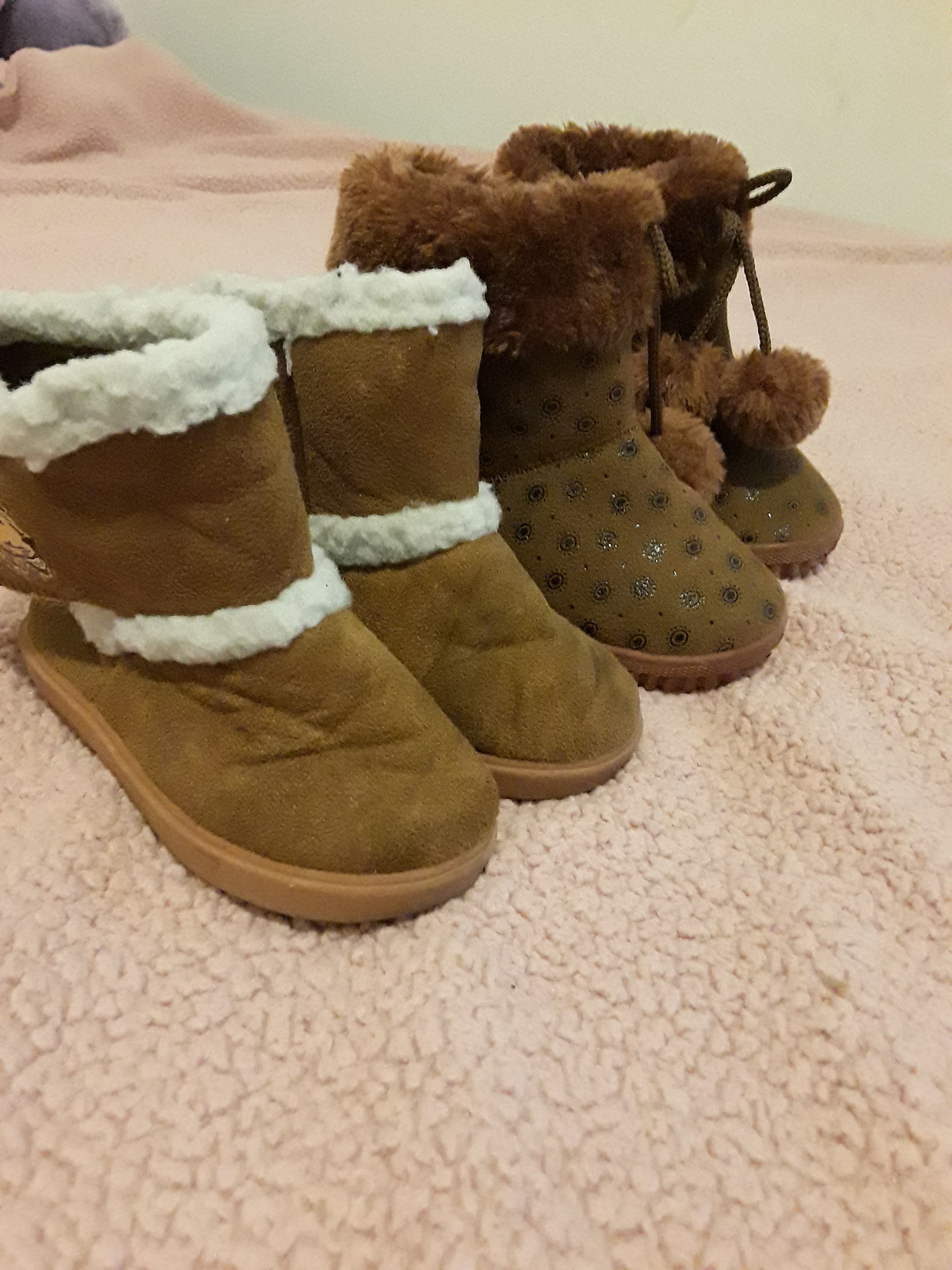 Girl boots size 6 and 7