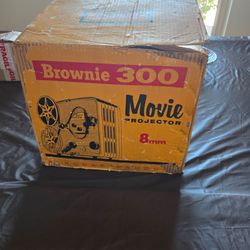 Brownie 300 kodak 8mm film projector,  needs a bulb