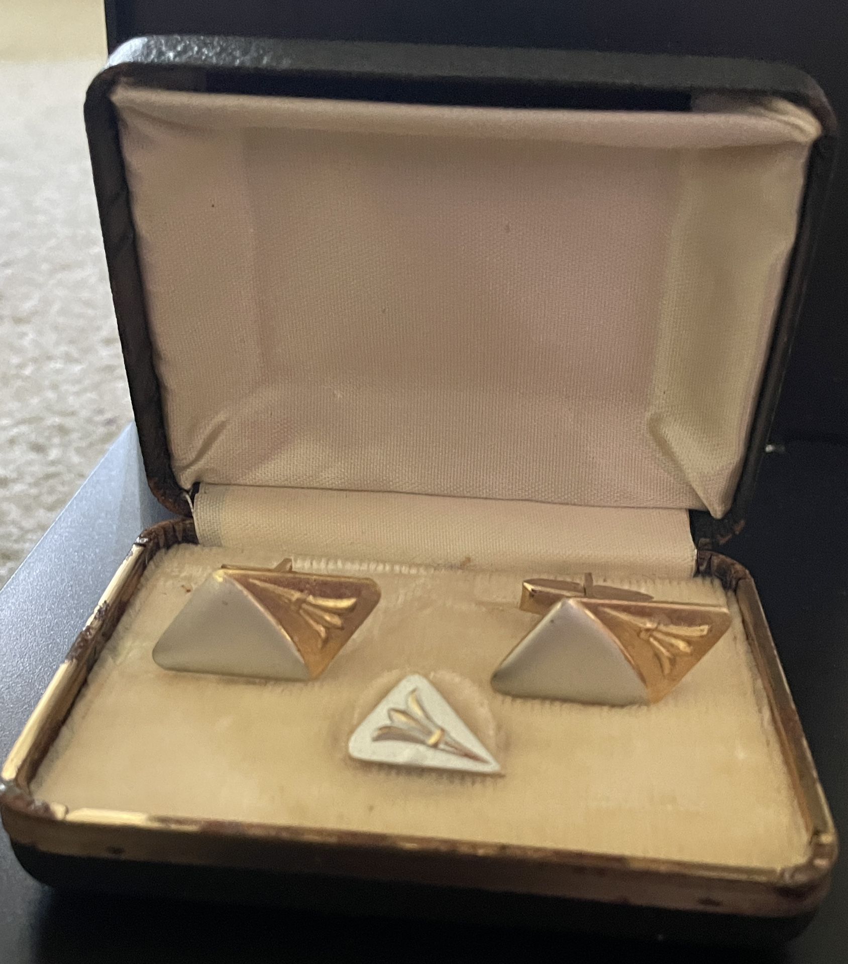 VTG Two Tone Gold/Silver CuffLinks With Tie Pin In Original Box