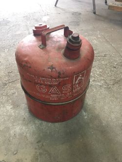 Antique / vintage 5 Gal. gas can