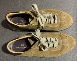 Bruno Magli Sneaker. Brown color .size 9.5. Originales Made in Italy . Very Good condition ‼️‼️‼️