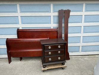 Full Size Bed and Drawer