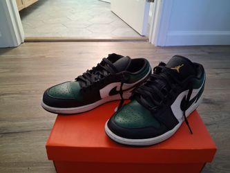 Jordan 1 lows green and white size 10