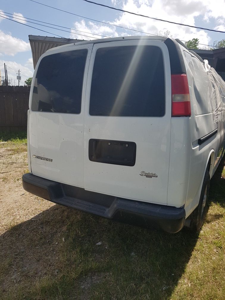 2008 chevy express parts