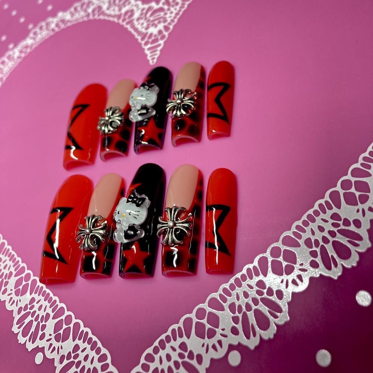 Hello Kitty Nails 