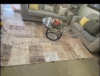 Elegant rug for the living room or bedroom; I only unrolled it to take the photo. It is too big for my space (6x9).