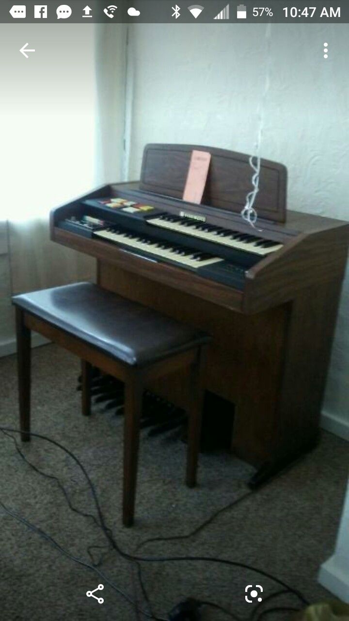 Hammond Organ 1982