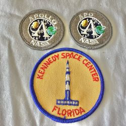 Vtg. 1970 Authentic Embroidered Apollo NASA Kennedy Space Center Insignia Bare Back Patches