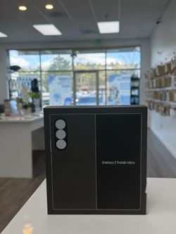 Samsung - Galaxy Z Fold 8 Ultra 8" Unlocked Brand New - 256GB