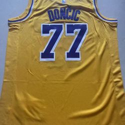 Los Angeles Lakers 77 Luka Doncic Jersey Medium & Large