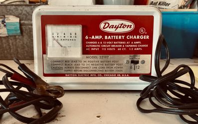 VINTAGE DAYTONA BATTERY CHARGER