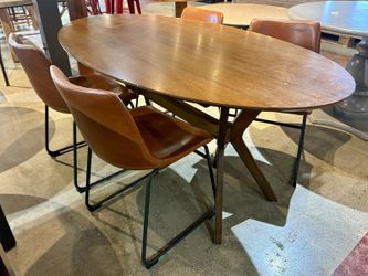 Chic Oval 4-Seater Dining Set