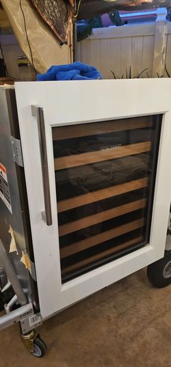 Sub zero Wine refrigerator