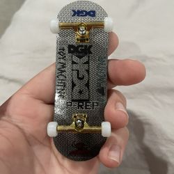 Custom Finger Board Real Wood With Foam Grip Braring Wheel